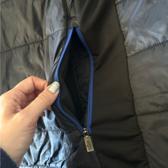 Quilted Thermal Puffer Golf Vest - Picture 8 of 9